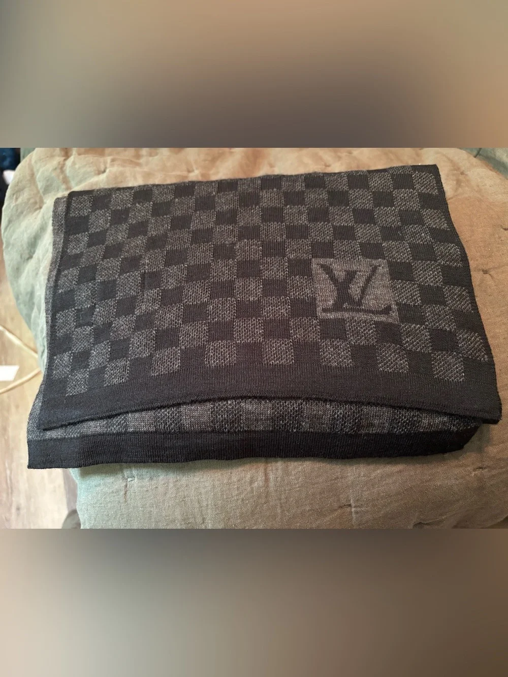 Authentic Louis Vuitton Petit Damier Wool Scarf (Graphite)